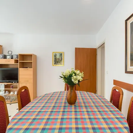 Partelj 3 By Interhome * Vir